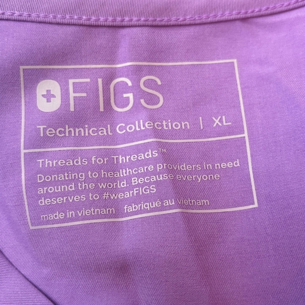 Figs lavender dawn Catarina V-Neck Medical Scrub Top - Picture 4 of 6